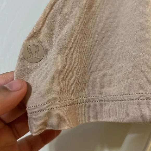Lululemon crop shirt - Picture 3 of 3